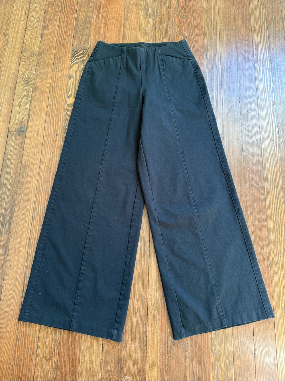 Low-Rise Wide-Leg Trouser